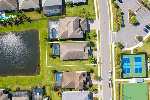 4719 Winsome Way, Lakewood Ranch FL - photo 8 of 84