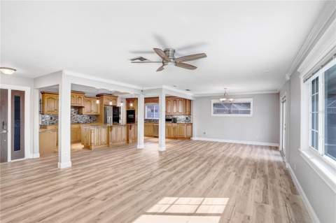 8404 Blackstone Court, Tampa FL - photo 10 of 36