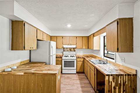 16119 Wilson Boulevard, Brooksville FL - photo 10 of 39