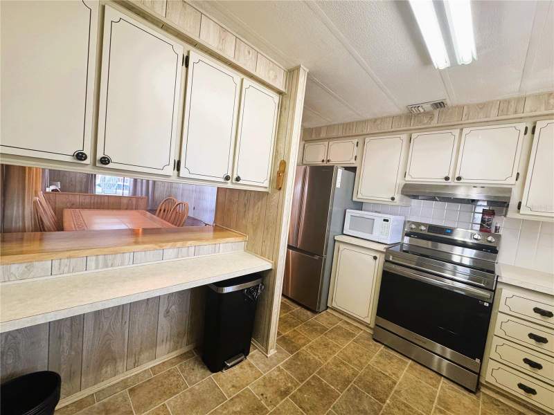 2 bedroom Manufactured Home at 133 Hibiscus Way, Hawthorne At Leesburg A Coop, Leesburg — photo 5