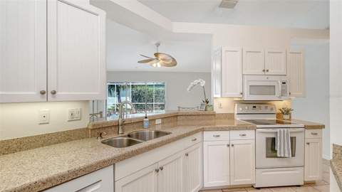 23 Arbor Oaks Drive, Sarasota FL - photo 12 of 33