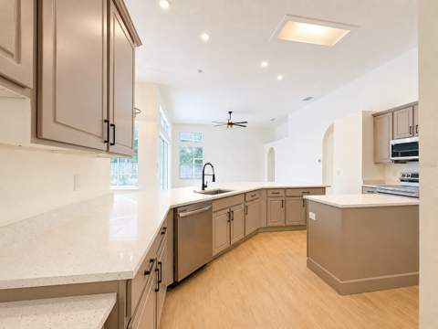 2532 Bellwood Drive, Brandon FL - photo 22 of 45