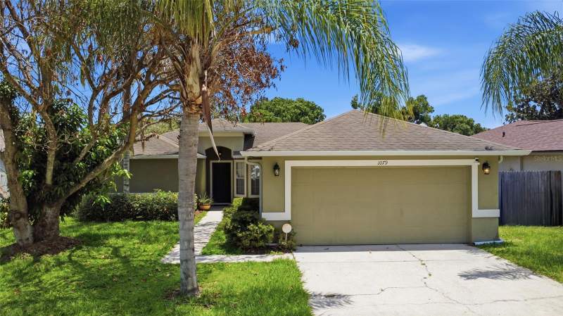 3 bedroom Single Family Residence at 1079 SUNSHINE WAY SW, SUNSHINE TREE PHASE THREE, WINTER HAVEN — photo 1