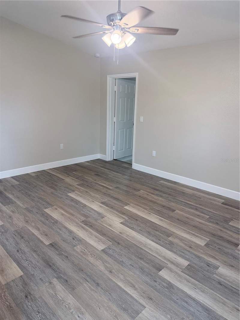 4 bedroom Single Family Residence at 927 Lakewood Avenue, Lakewood Estates Unit 3, Tampa — photo 2
