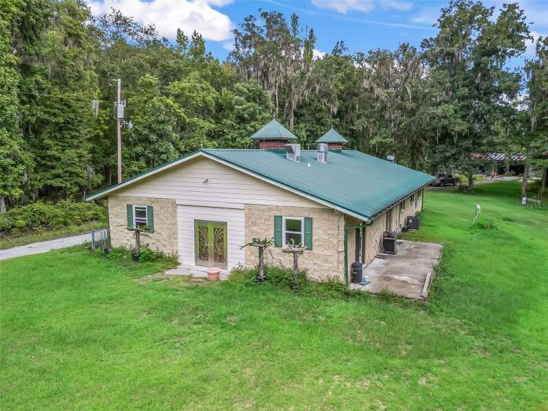 1 bedroom Farm at 12651 W Highway 318, Williston, Williston — photo 4