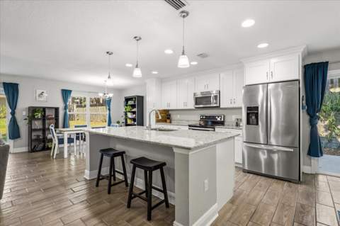 524 E Hillcrest Street, Altamonte Springs FL - photo 6 of 33