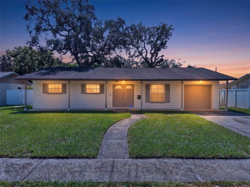 3 bedroom Single Family Residence at 3312 W Burke Street, Idle Grove Park Unit 1 Corr, Tampa — photo 2