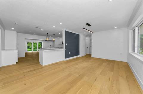 850 Rafael Boulevard, St Petersburg FL - photo 9 of 46