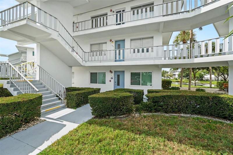 2 bedroom Condominium at 11201 80th Avenue #209, Seminole Garden Apts Co-Op, Seminole — photo 2