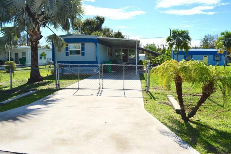 2 bedroom Manufactured Home at 15266 Circle Drive, Tamiami Mobile Village, Punta Gorda — photo 2