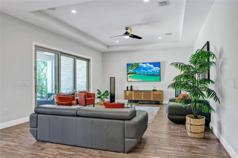 5 bedroom Single Family Residence at 15625 Sylvester Palm Drive, Lakeshore Preserve Ph 1, Winter Garden — photo 4