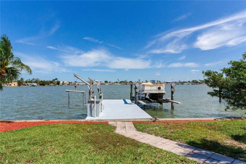 4 bedroom Single Family Residence at 324 173rd Avenue, Sunray Beach Homes, North Redington Beach — photo 3