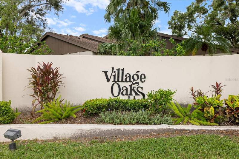 2 bedroom Villa at 462 Oak Hill Circle #5, Village Oaks Sec D, Sarasota — photo 2