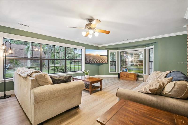 5 bedroom Single Family Residence at 1000 Boylston Street, Acreage & Unrec, Leesburg — photo 3