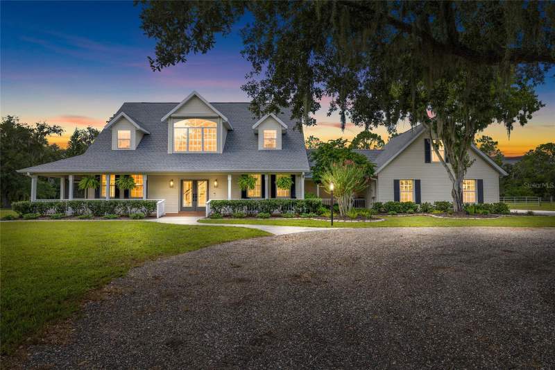 5 bedroom Single Family Residence at 1070 Bel Air Star Parkway, Bel-Air Estates, Sarasota — photo 2