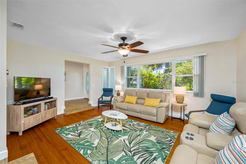 3 bedroom Single Family Residence at 3749 McKay Creek Drive, Harbor Hills 1st Add, Largo — photo 5