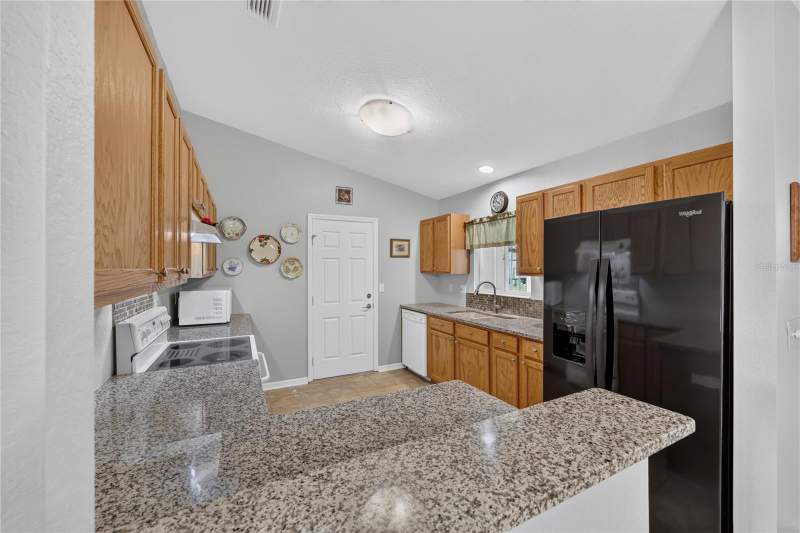 2 bedroom Single Family Residence at 11579 SW 140th Loop, Spruce Creek Preserve 07, Dunnellon — photo 3
