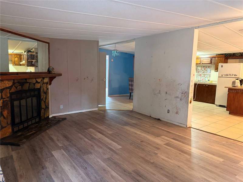 3 bedroom Manufactured Home at 24021 Armadillo Road, Astor Forest Campsites Unrec, Astor — photo 5