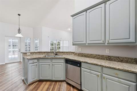 4450 Abaco Drive, Tavares FL - photo 9 of 40