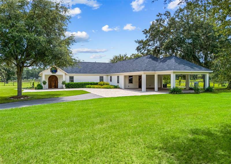 4 bedroom Single Family Residence at 402 SW 127th Place, Ocala, Ocala — photo 2