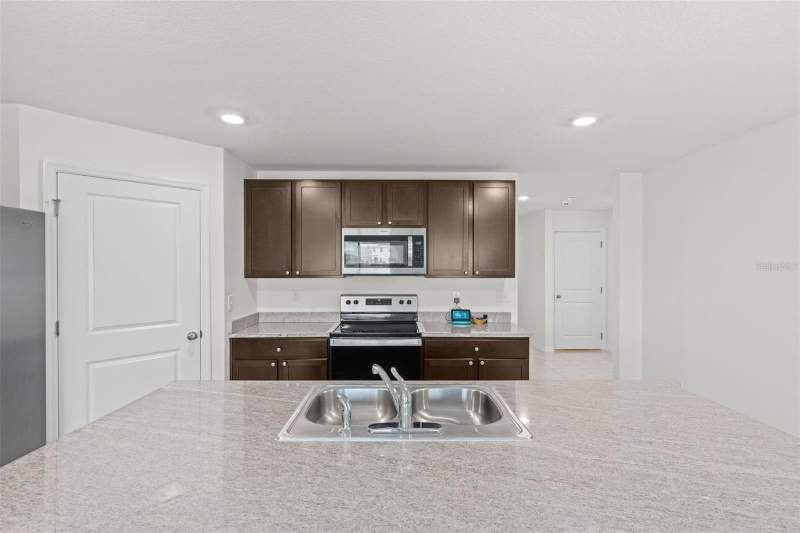 4 bedroom Single Family Residence at 12210 Kingsley Trail, Bella Lago Ph I, Parrish — photo 5
