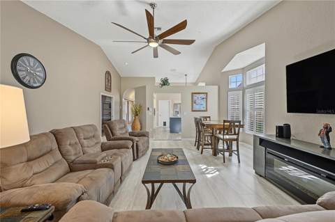 9475 Mississippi Run, Weeki Wachee FL - photo 8 of 38
