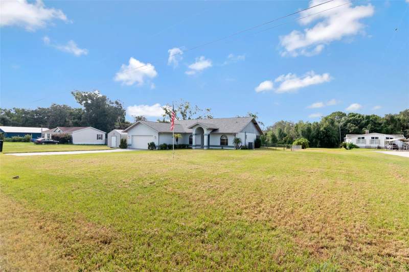 3 bedroom Single Family Residence at 38118 Huff Drive, Zephyrhills Colony Co, Zephyrhills — photo 2