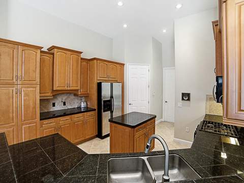 9926 Santa Barbara Court, Howey In The Hills FL - photo 17 of 58