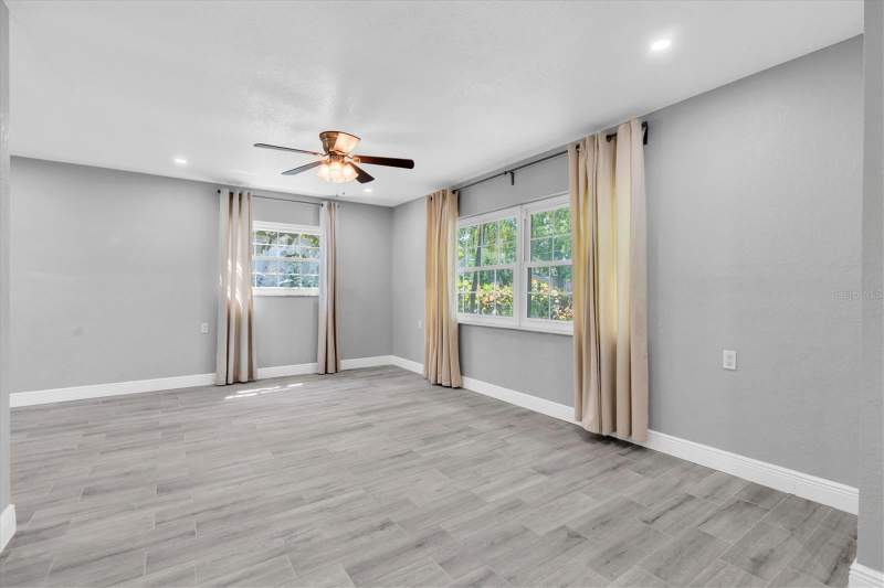 4 bedroom Single Family Residence at 5619 Denver Street, Shore Acres Bayou Grande Sec, St Petersburg — photo 5