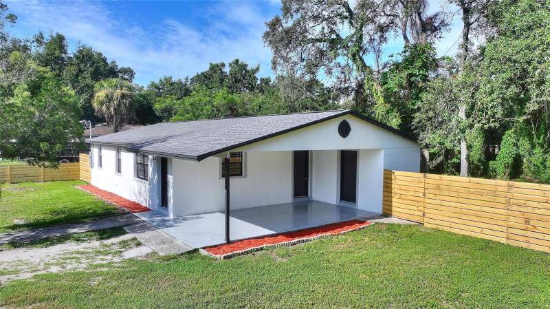 3 bedroom Single Family Residence at 10020 N 10th Street, Castle Heights Map, Tampa — photo 2