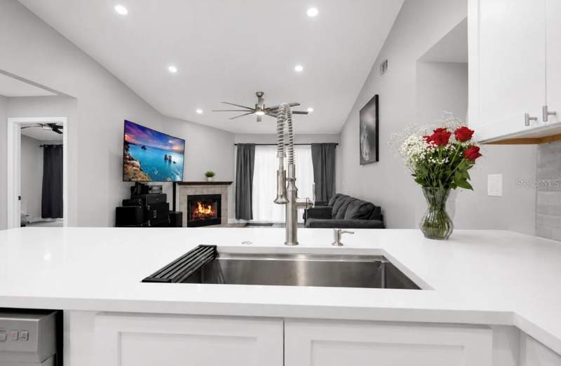 5 bedroom Single Family Residence at 4849 Eden View Court, Eden East, Orlando — photo 4