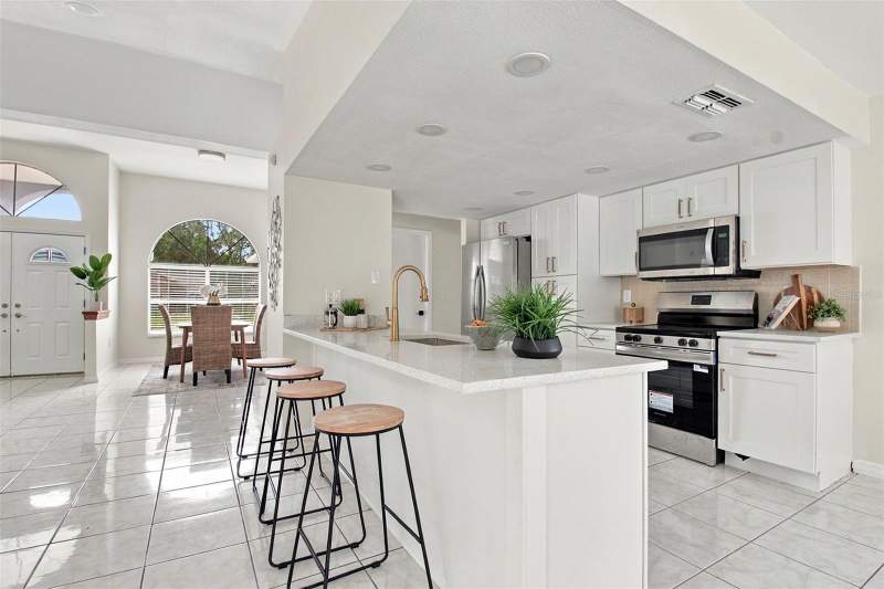 3 bedroom Single Family Residence at 9719 Lomalinda Court, Hunters Ridge, New Port Richey — photo 4