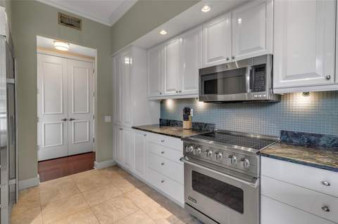 1241 Gulf Of Mexico Drive #109, Longboat Key FL - photo 14 of 41