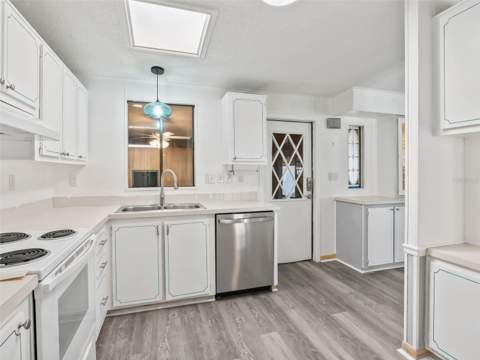 1514 Hillcrest Drive, Lady Lake FL - photo 12 of 35