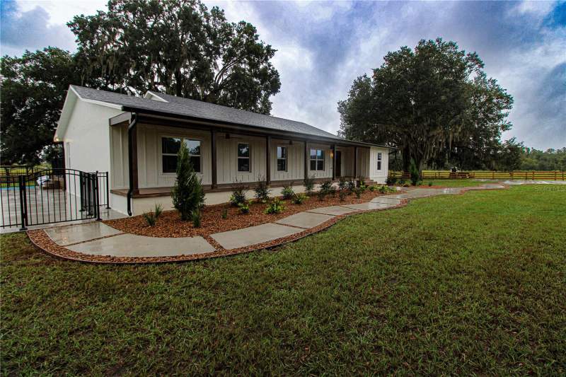 4 bedroom Single Family Residence at 3276 County Road 216, Oxford, Oxford — photo 3