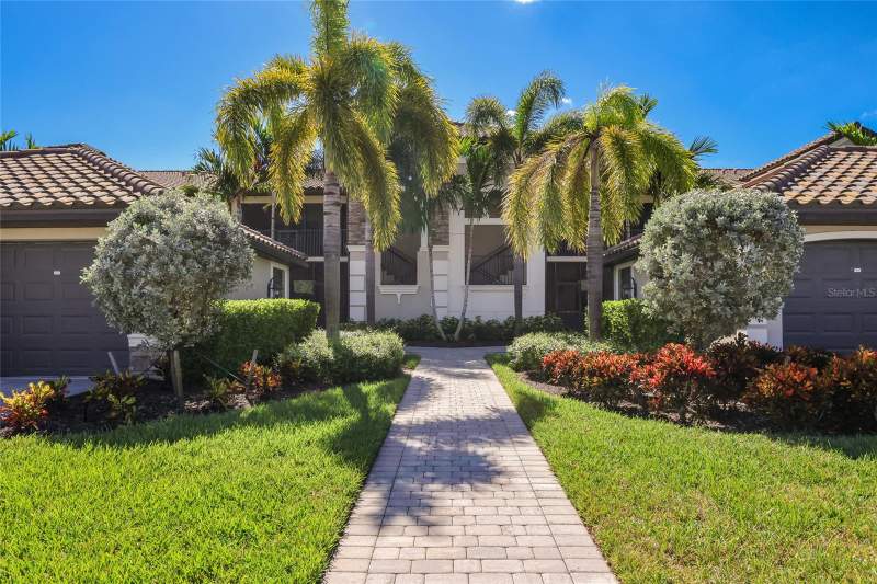 2 bedroom Condominium at 5614 Palmer Circle #206, Lakewood National, Bradenton — photo 2
