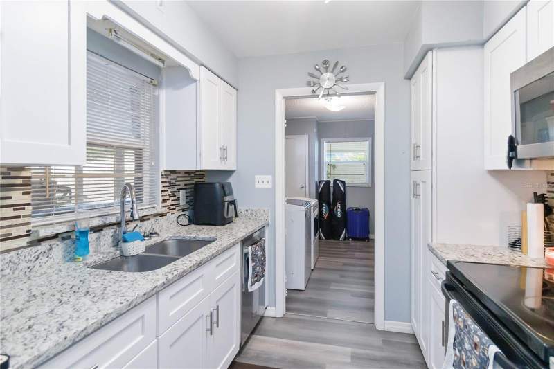4 bedroom Single Family Residence at 1115 S ALDER AVENUE, ENGELWOOD PARK, ORLANDO — photo 4