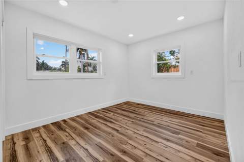 1524 Carson Circle, St Petersburg FL - photo 21 of 38