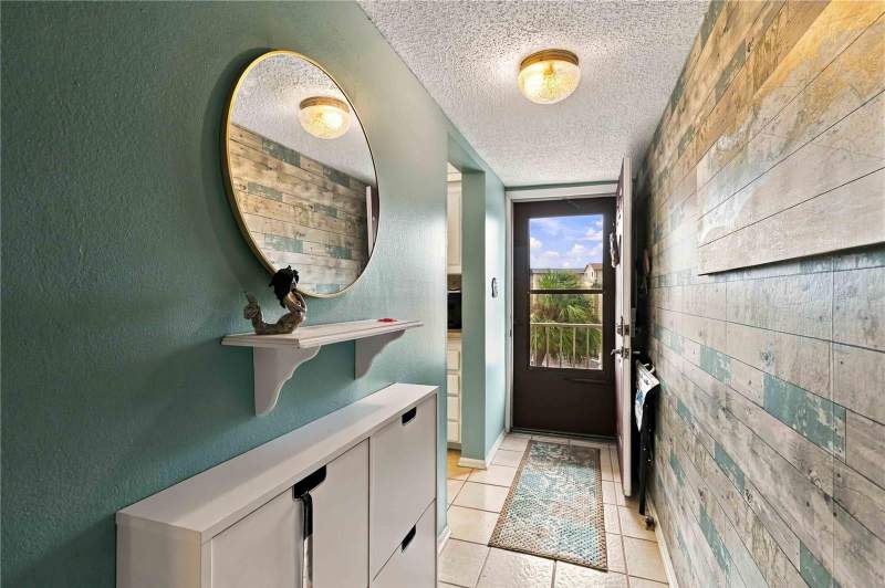 2 bedroom Condominium at 3617 Lake Bayshore Drive #401, Bayshore On The Lake Apts II Sec 2, Bradenton — photo 2