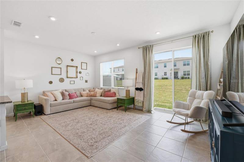 3 bedroom Townhouse at 1122 Seaside Mist Trail, Soleil At Westside, Kissimmee — photo 5