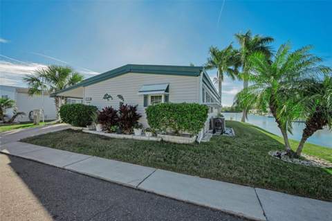 4706 Burney Drive, Holiday FL - photo 8 of 63