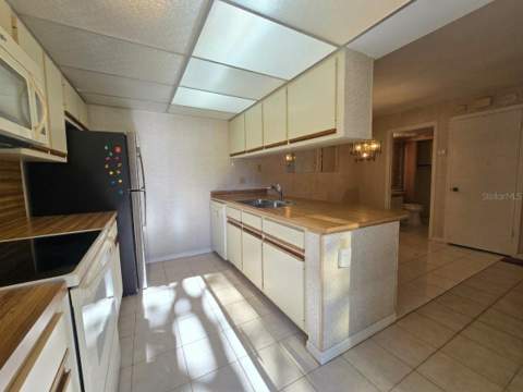 5280 Coral Court #614, Orlando FL - photo 6 of 11