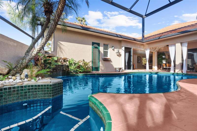 4 bedroom Single Family Residence at 3805 Saba Court, Punta Gorda Isles Sec 12, Punta Gorda — photo 2