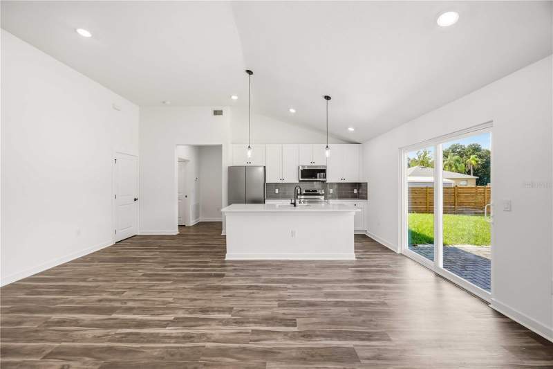 3 bedroom Single Family Residence at 3761 Log Cabin Road, 1573 - Port Charlotte Sub 26, North Port — photo 3