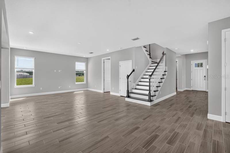 5 bedroom Single Family Residence at 35709 Emberview Drive, Hammock At Two Rivers, Zephyrhills — photo 3