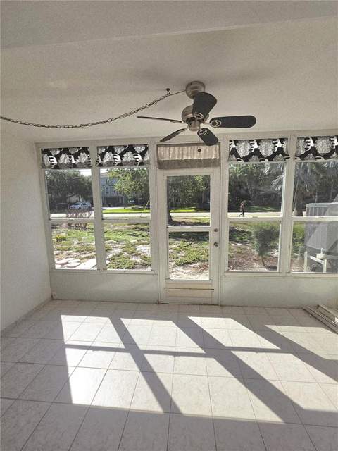 4580 Overlook Drive #190, St Petersburg FL - photo 8 of 44