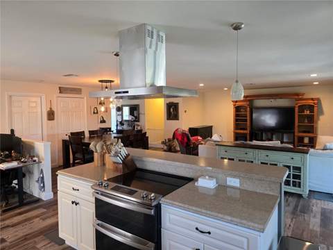 1117 Webb Drive, Clearwater FL - photo 7 of 54