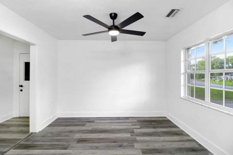 12113 Midlake Drive, Tampa FL - photo 17 of 43