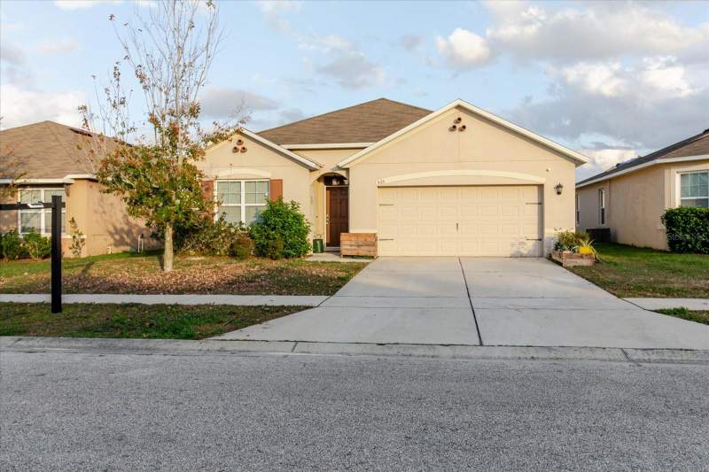 4 bedroom Single Family Residence at 525 SQUIRES GROVE DRIVE, SQUIRES GROVE, WINTER HAVEN — photo 1