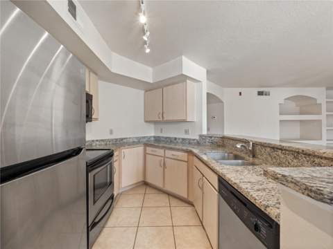 7210 Westpointe Boulevard #1325, Orlando FL - photo 7 of 22